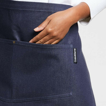 Bistro Indigo Medio delantal de algodón orgánico.