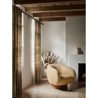 Silla de centro giratoria de cuero Kessler.