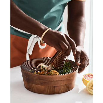 Mortero y pilón de madera grandes Asanka de Eric Adjepong.