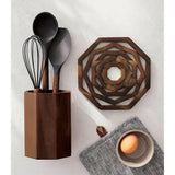 Salvamanteles de madera de acacia Carter.