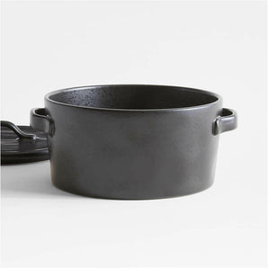 Marin Negro Mate 2-Qt. Cacerola con tapa.