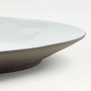 Plato grande de gres reciclado blanco Marín.