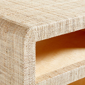 Mesa auxiliar con estante Meadow Grasscloth.