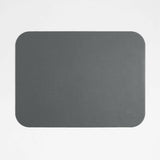 Mantel Individual Rizzo Easy Care de Piel Reciclada Gris Rectangular Reversible.