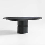 Roseau 48"-70" Charcoal Mesa de comedor extensible de madera negra.