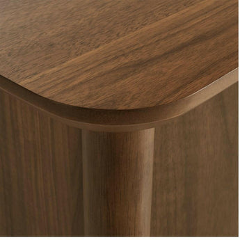 Tate Walnut Aparador de mediados de siglo.