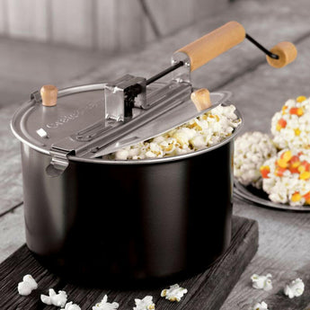 Palomitero de cocina negro.