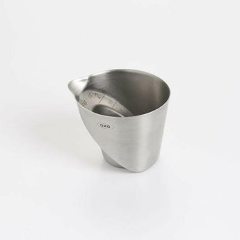 Jigger angulado de acero Oxo multicolor.