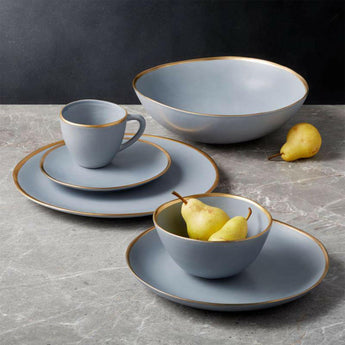 Plato de Ensalada con Borde Dorado Gris Addison.