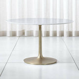 Mesa de comedor de mármol Nero 48" con base Brass .