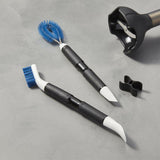 Juego de dos herramientas de limpieza de electrodomésticos de cocina OXO®.