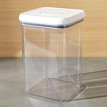 Recipiente OXO® Pop Square 4qt con tapa.