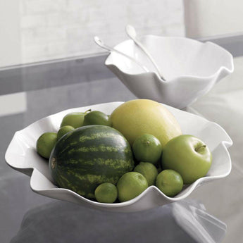 Cuenco pequeño de 11" con volante blanco.