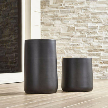 Jardinera alta de fibra de piedra Saabira.