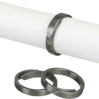 Envuelve el servilletero negro.