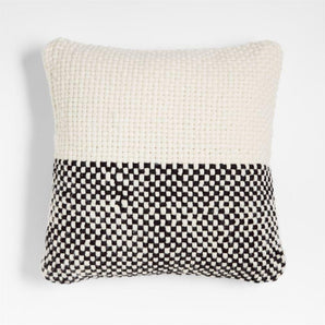 "Ink Black and Arctic Ivory Chunky 20""".