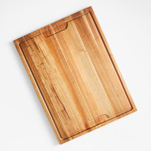 Tabla de cortar de madera de acacia de Crate & Barrel