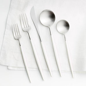 Aero White 5 Piece Placesetting.