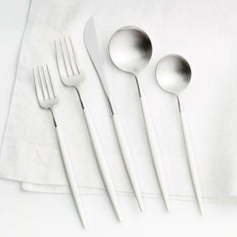 Aero White 5 Piece Placesetting.