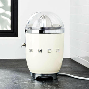 Retro Style Citrus Juicer - Cream SMEG Multicolor.