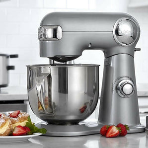 Cuisinart 5-1/2 Qt Stand Mixer Crome.