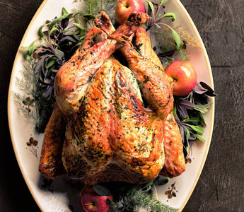 Receta de pavo asado con mantequilla y salsa de vino blanco a la sartén