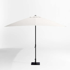Sombrilla de Exterior Sunbrella® de lona blanca rectangular de 10' con estructura metálica negra