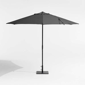 Sombrilla de Exterior Sunbrella® redonda de 10 pies con estructura metálica negra