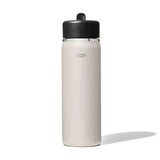 Botella de agua de boca ancha OXO Strive de 20 oz.