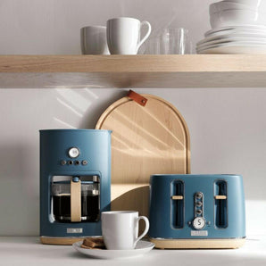 Tomos Tabla de cortar de arce mediana con correa de cuero.