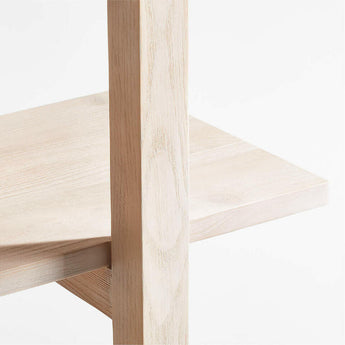 Librería abierta de madera de pino Haldeman de Leanne Ford.