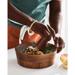 Mortero y pilón de madera grandes Asanka de Eric Adjepong.