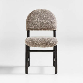 Silla auxiliar de comedor tapizada Cambre.