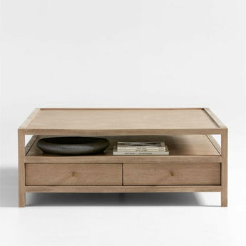 Mesa baja de almacenaje cuadrada Keane de madera natural envejecida de 45".