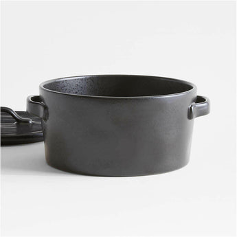 Marin Negro Mate 2-Qt. Cacerola con tapa.