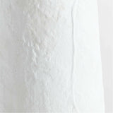 Lámpara de pie de escayola blanca Santorini con pantalla tejida.