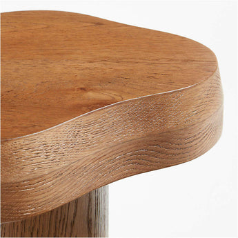 Mesa auxiliar de madera de roble Winslow de Jake Arnold.