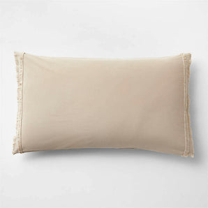 Funda de almohada de algodón orgánico beige arena con flecos de pestañas