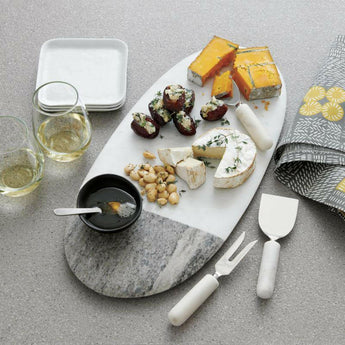 Juego de 3 cuchillos para queso con mango de mármol.