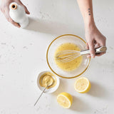 Pequeño bol mezclador Cristal con tapa de bambú.