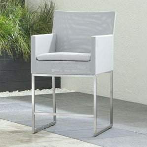 Taburete de mostrador Dune con cojín Sunbrella®.