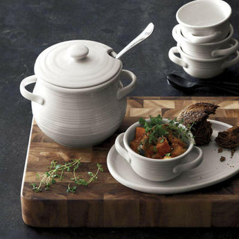 Tazón de sopa de granja.