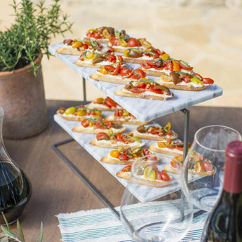 Servidor de 2 pisos de mármol de cocina francesa.
