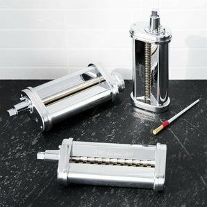 Juego de rodillos y cortadores de pasta de 3 piezas KitchenAid®.
