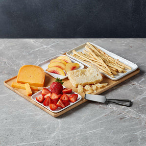 Fusiona una bandeja de madera grande.