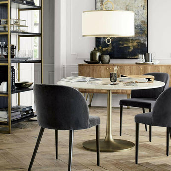 Mesa de comedor de mármol Nero 48" con base Brass .