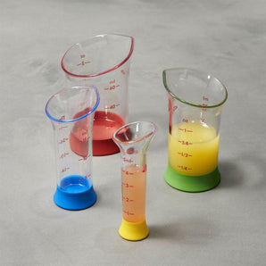 Juego de mini vasos de medición OXO® de 4 piezas.
