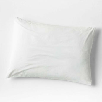 Funda de almohada estándar blanca crujiente de algodón orgánico.