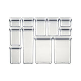 Recipiente OXO® Pop Square de 2,4 cuartos con tapa.