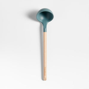 Cucharón de silicona y madera Crate &amp; Barrel